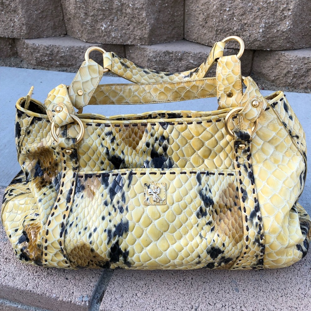 Babeed Yellow Patent Leather Purse 🔥